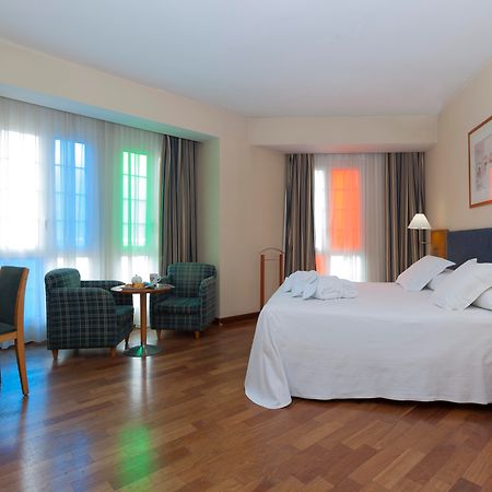 Urh Ciutat De Mataro Hotel Ngoại thất bức ảnh