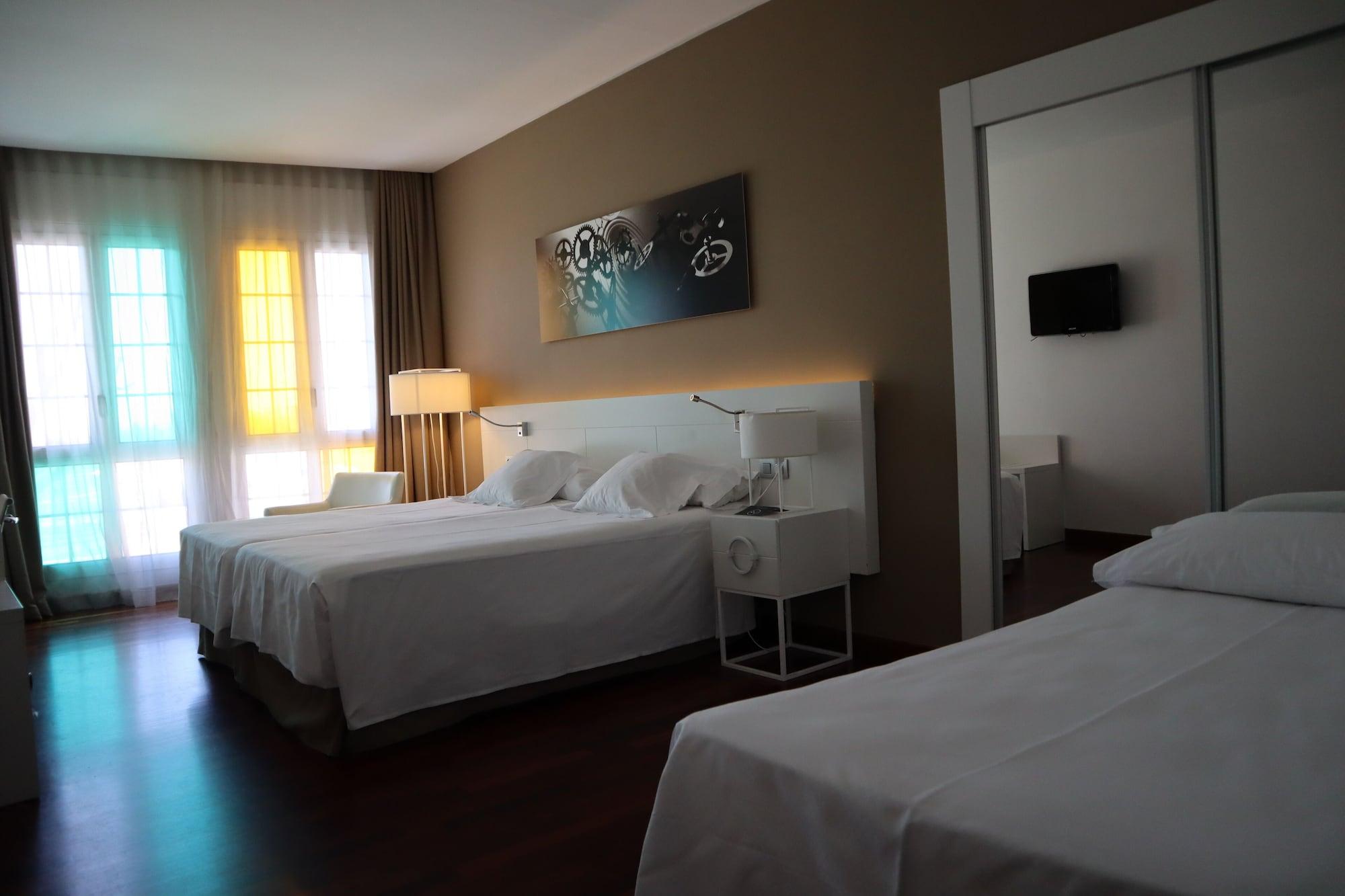 Urh Ciutat De Mataro Hotel Ngoại thất bức ảnh