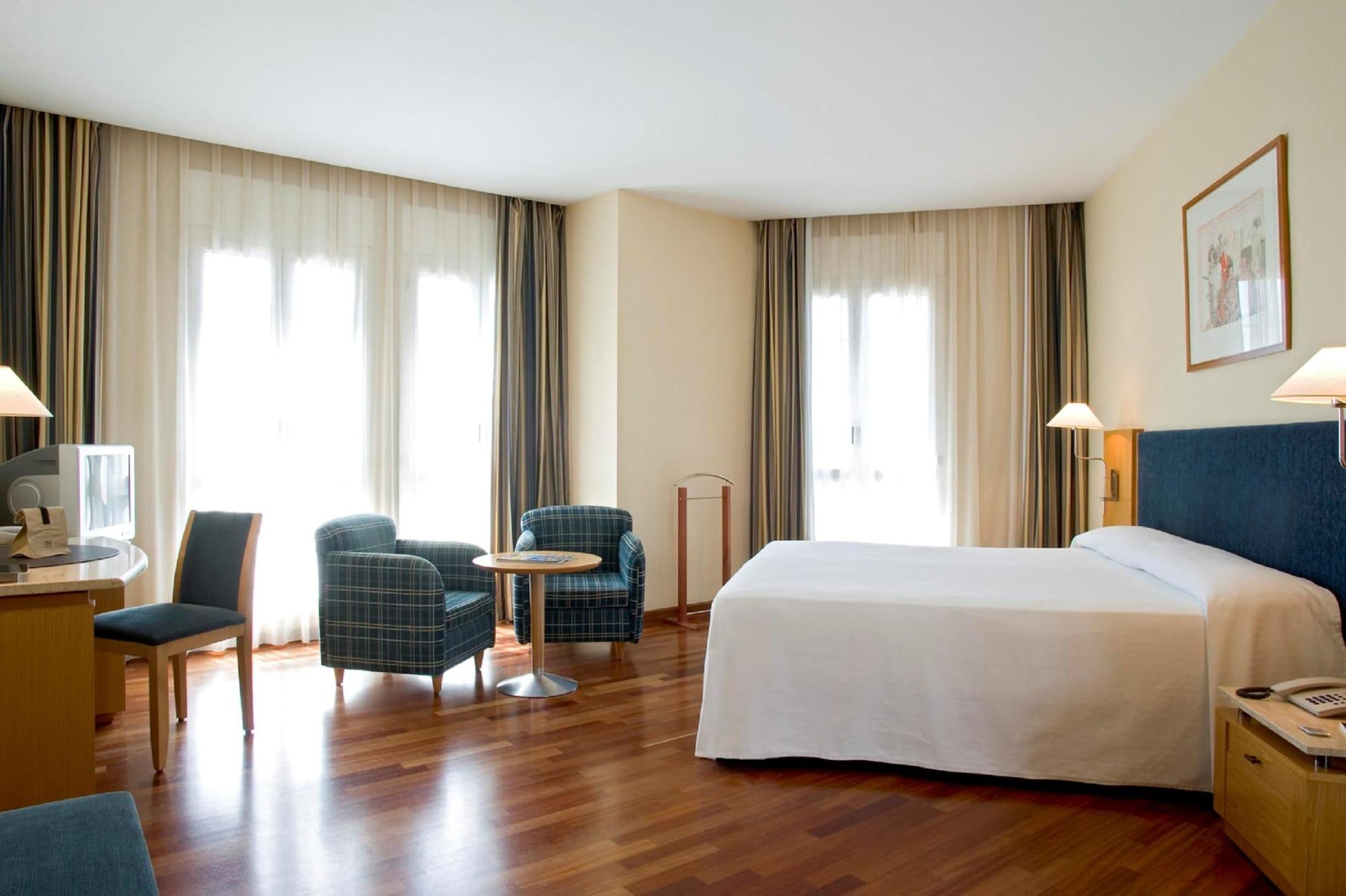 Urh Ciutat De Mataro Hotel Ngoại thất bức ảnh