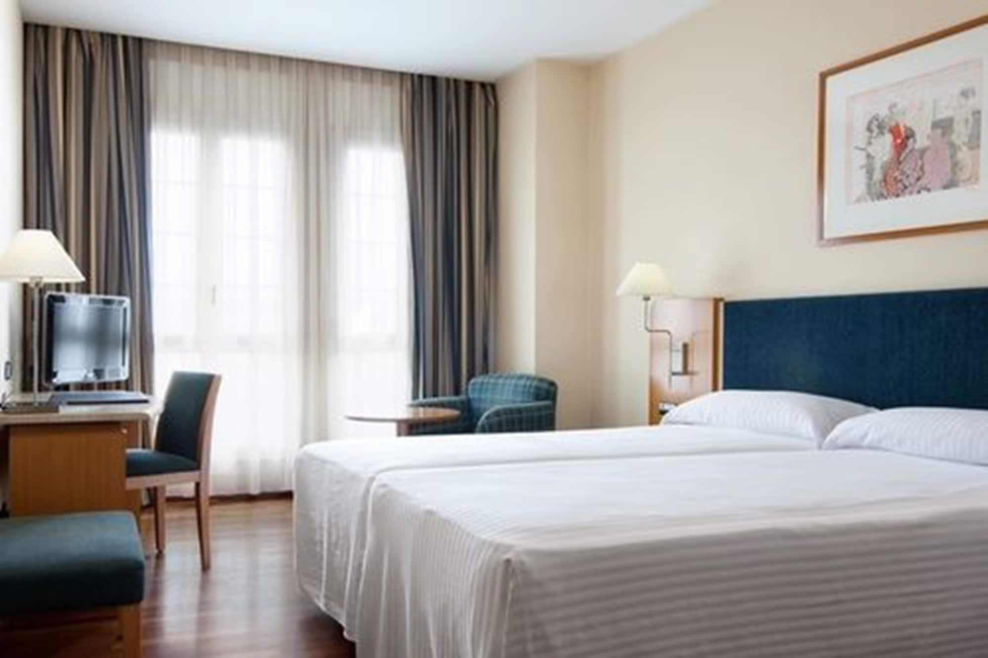 Urh Ciutat De Mataro Hotel Ngoại thất bức ảnh