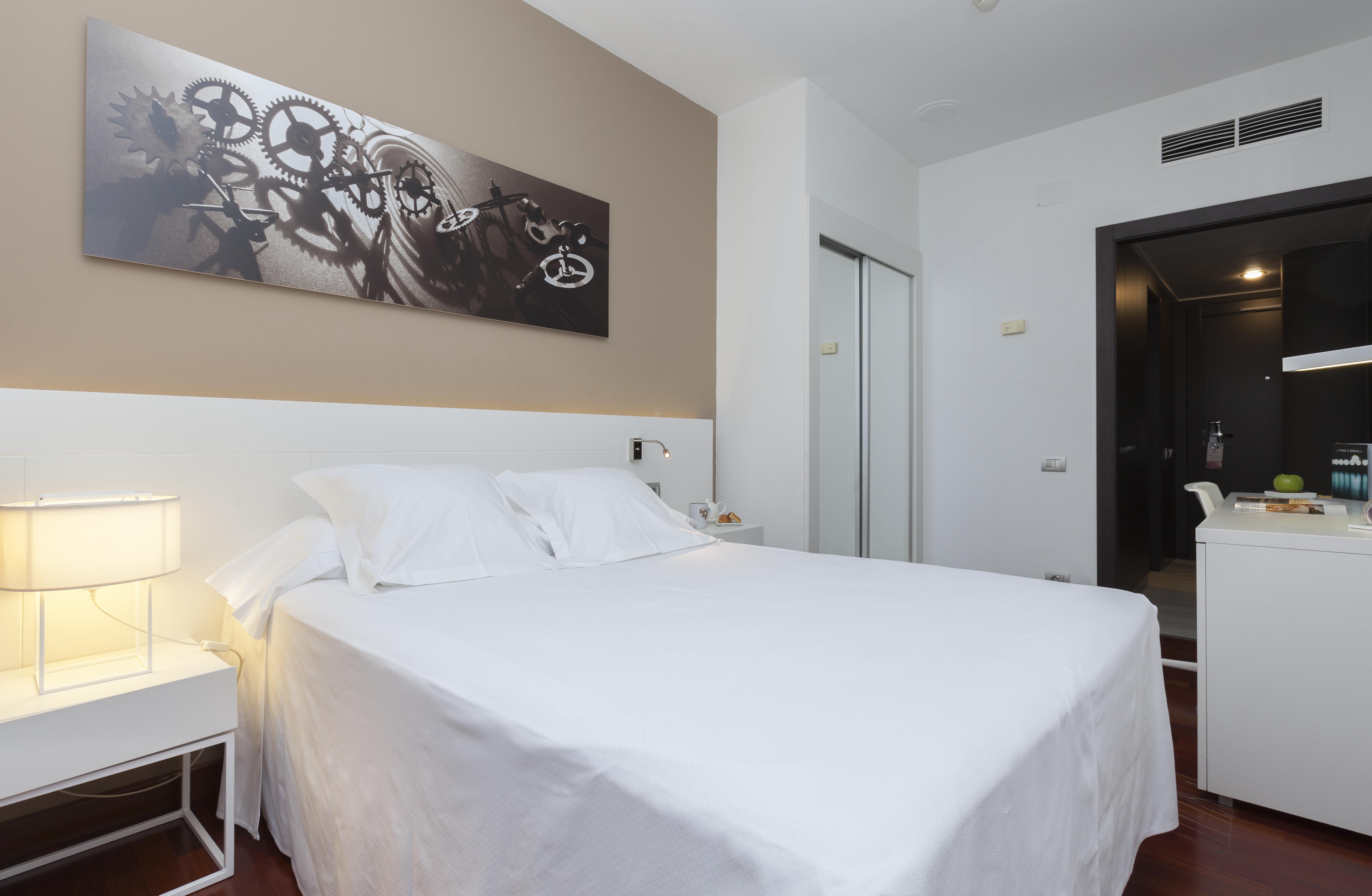 Urh Ciutat De Mataro Hotel Ngoại thất bức ảnh