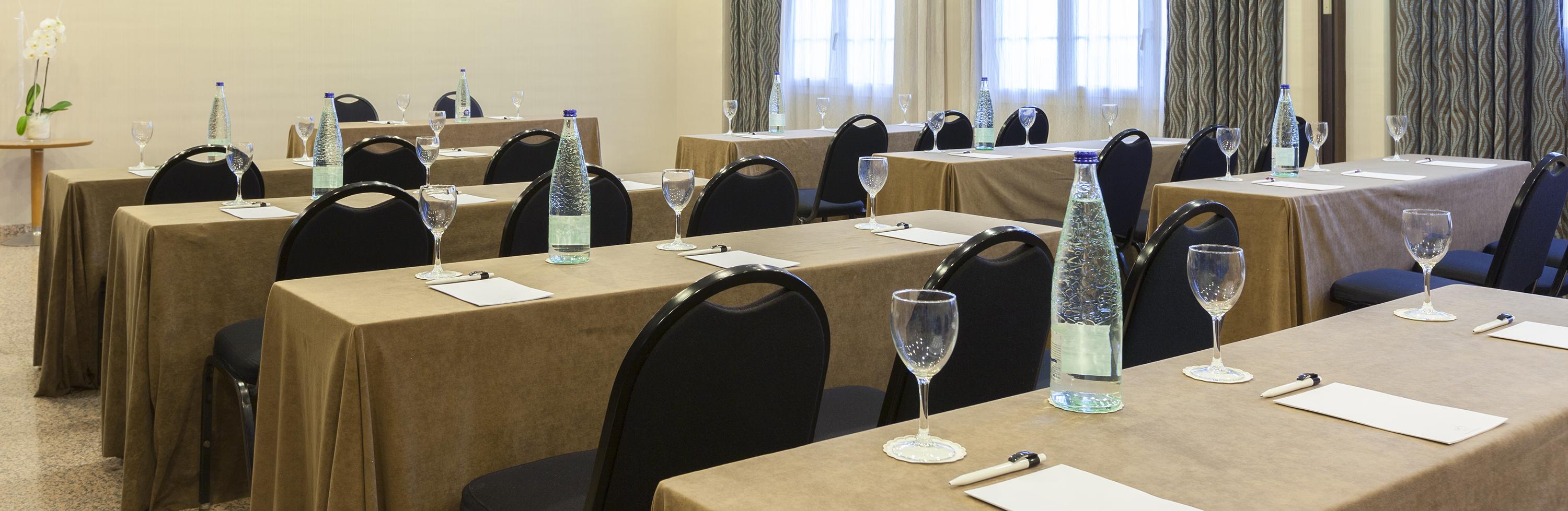 Urh Ciutat De Mataro Hotel Ngoại thất bức ảnh