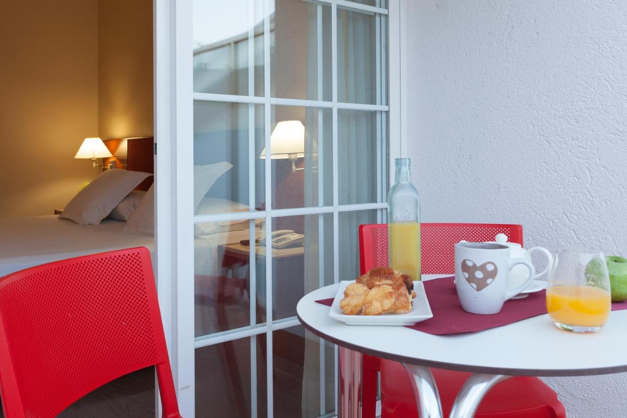 Urh Ciutat De Mataro Hotel Ngoại thất bức ảnh