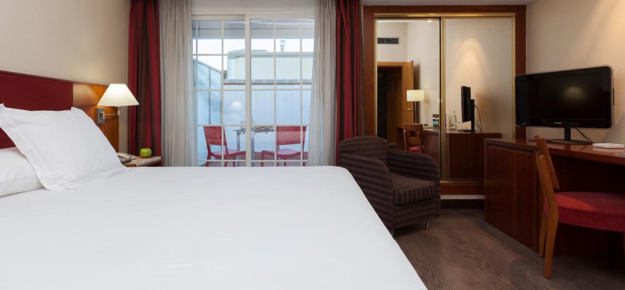 Urh Ciutat De Mataro Hotel Ngoại thất bức ảnh