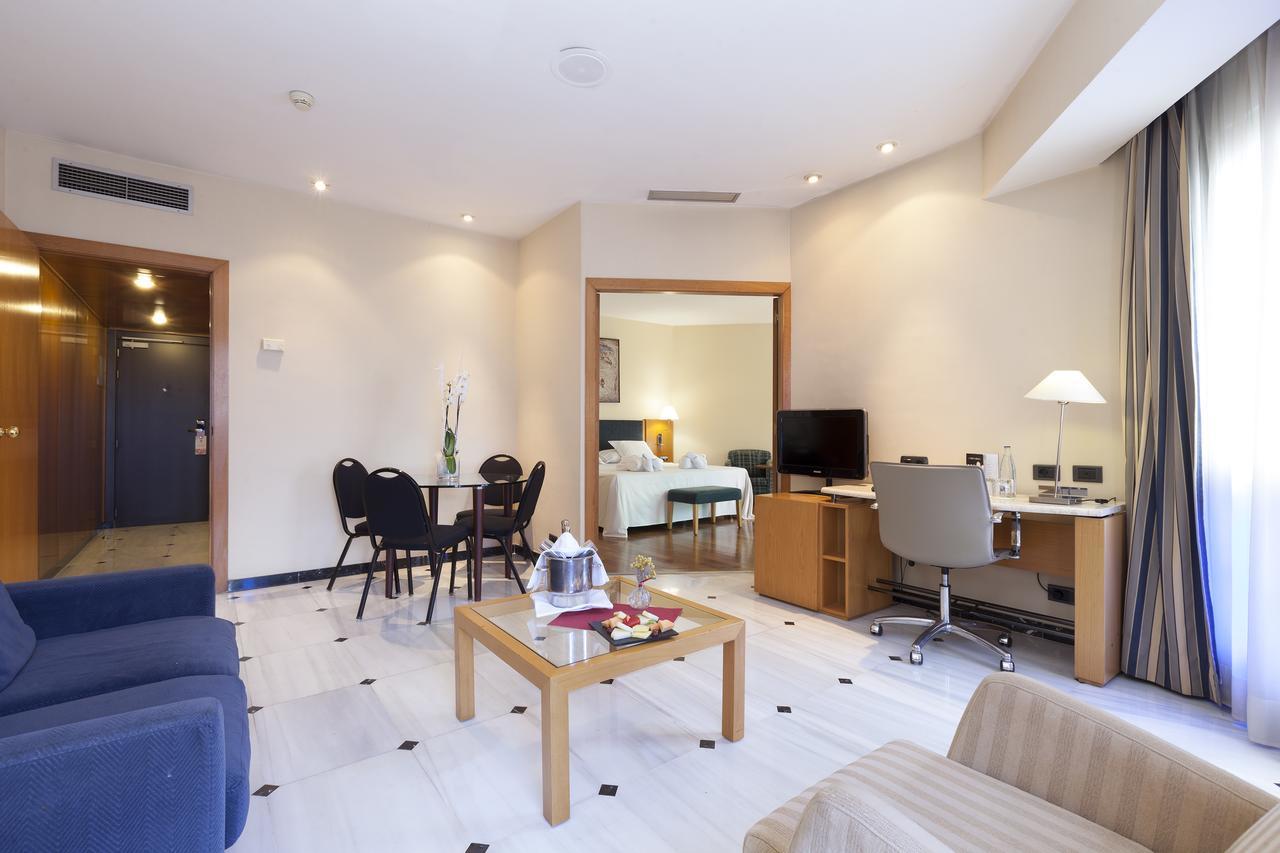 Urh Ciutat De Mataro Hotel Ngoại thất bức ảnh