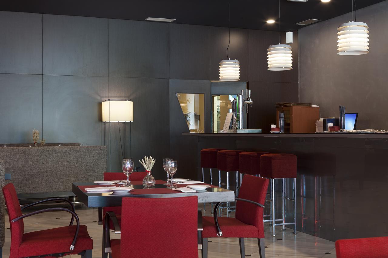 Urh Ciutat De Mataro Hotel Ngoại thất bức ảnh