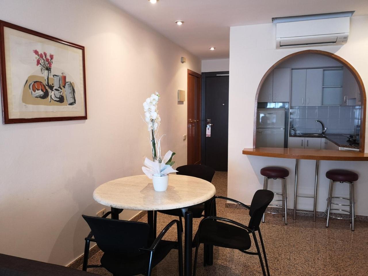 Urh Ciutat De Mataro Hotel Ngoại thất bức ảnh